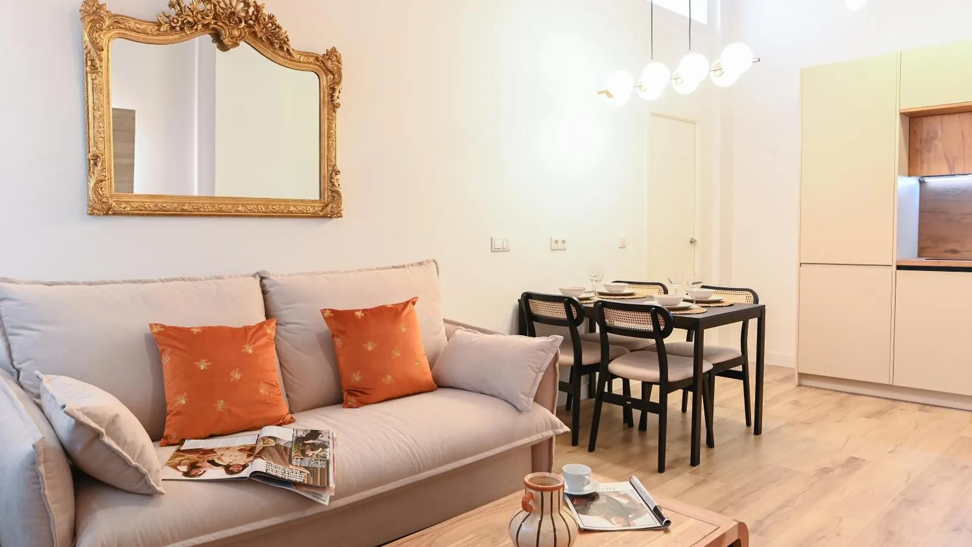 Alohamundi Curtidurias Apartment Seville